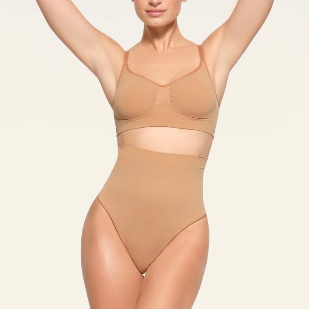 Skims core control thong